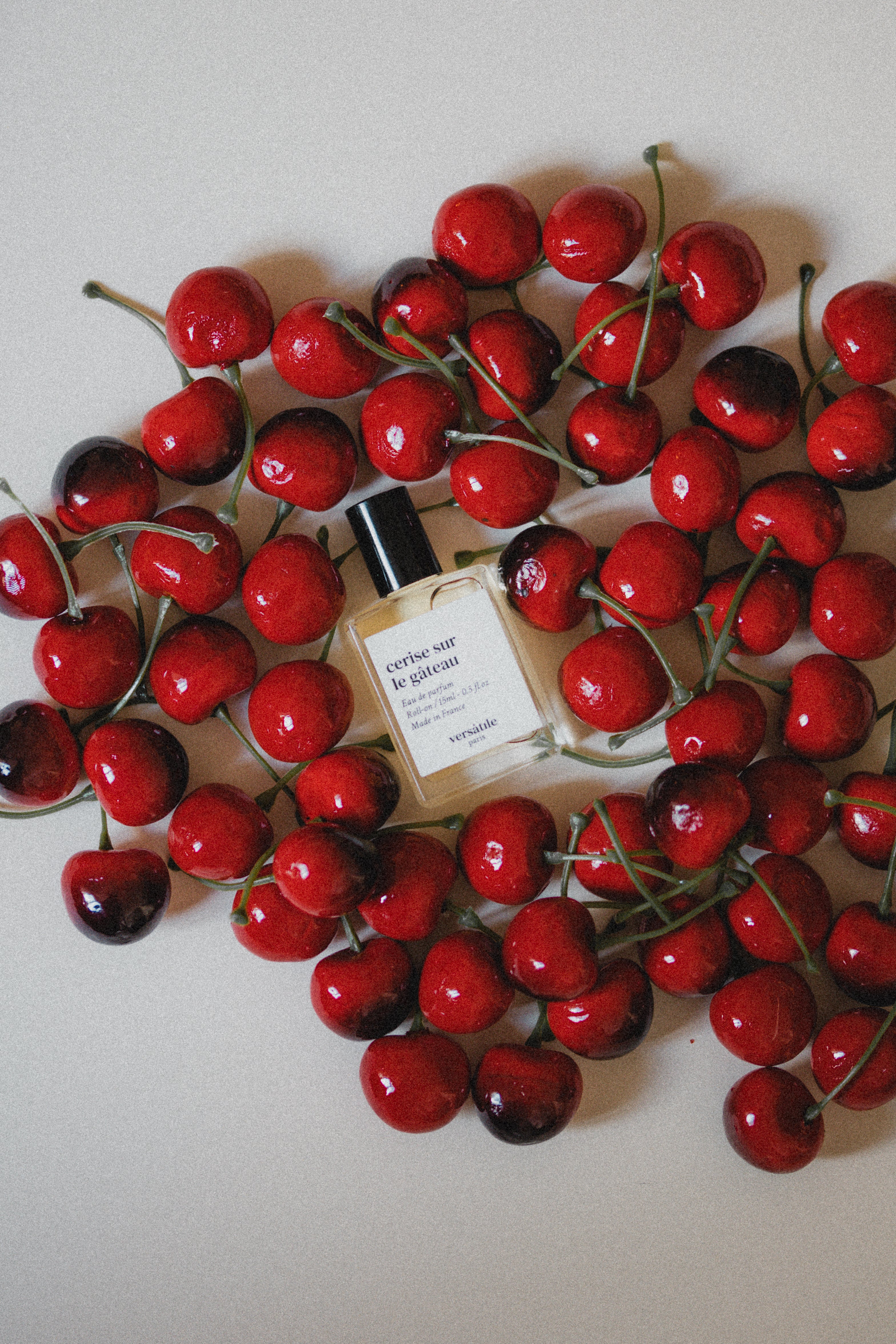 CERISE SUR LE GÂTEAU - POLEVA NA DORT