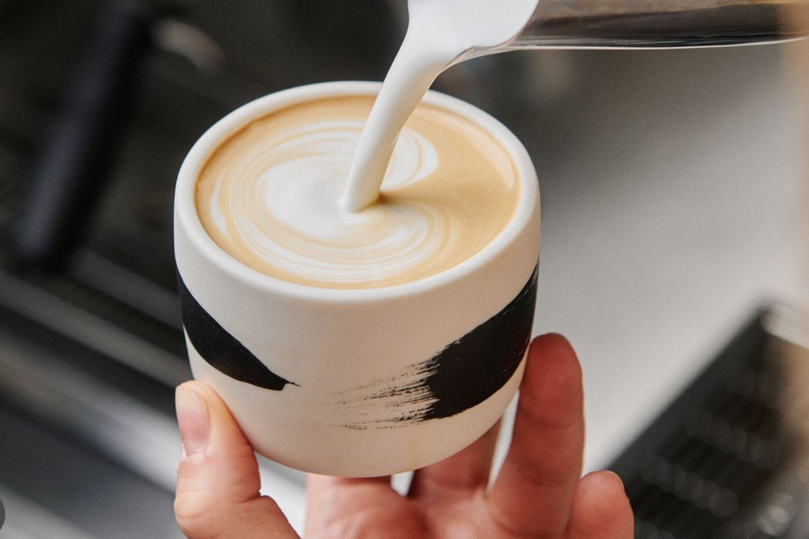 Černá linka - Jednoduchý hrnek na kávu