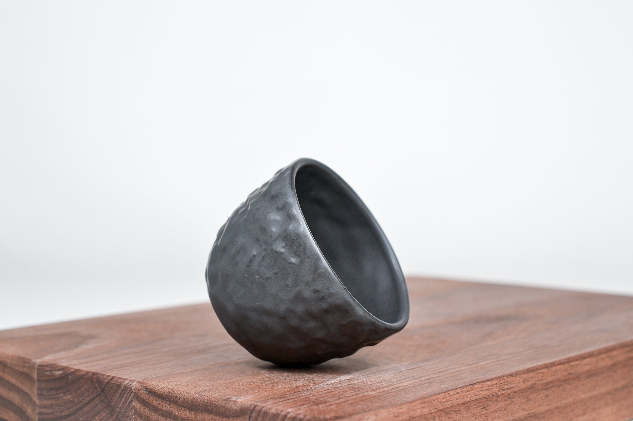 Strukturovaný kávový šálek, beton - 150 ml