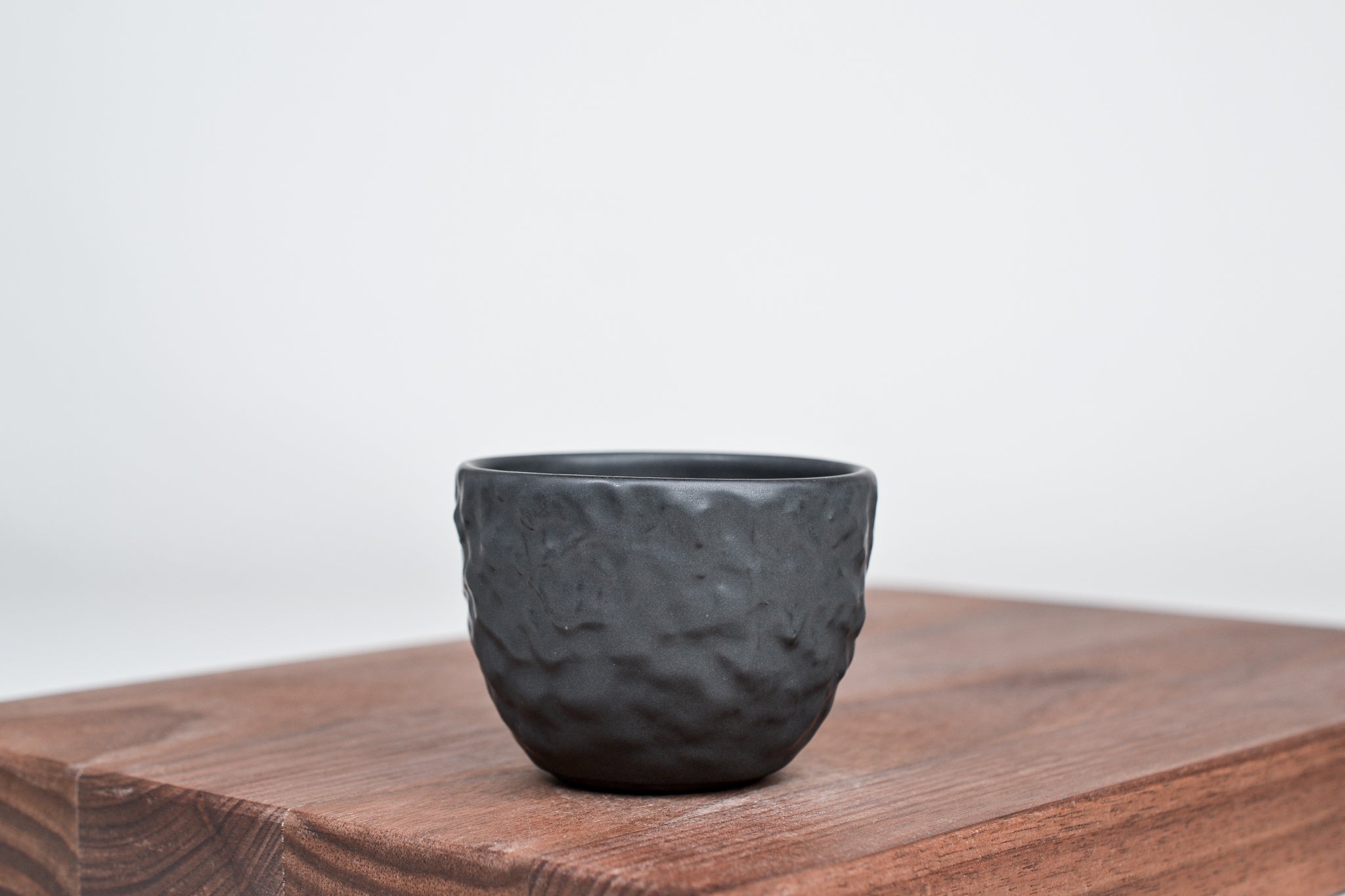 Strukturovaný kávový šálek, beton - 150 ml