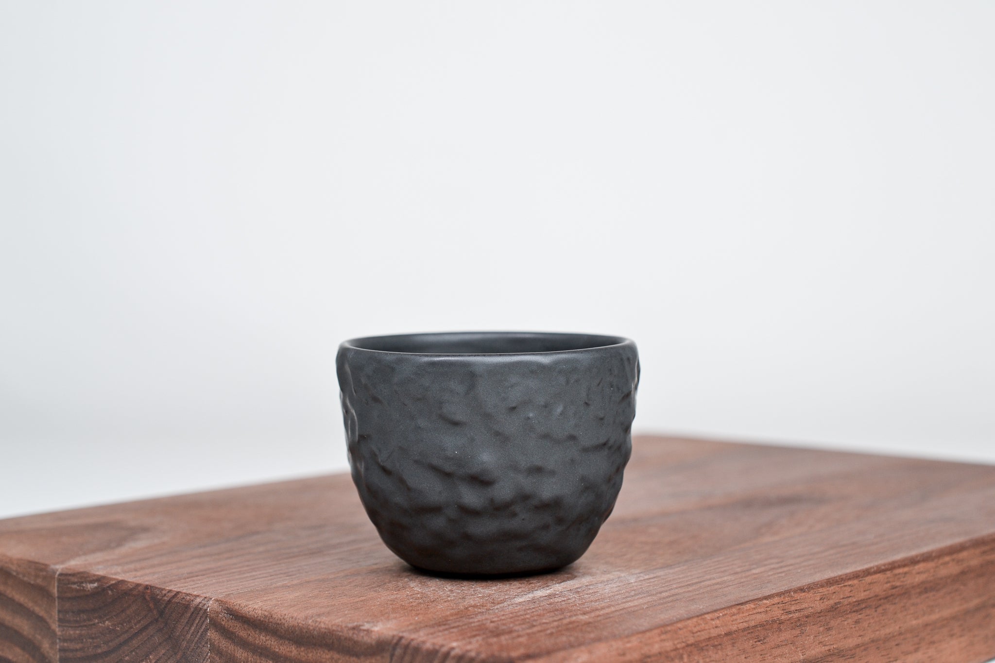 Strukturovaný kávový šálek, beton - 150 ml