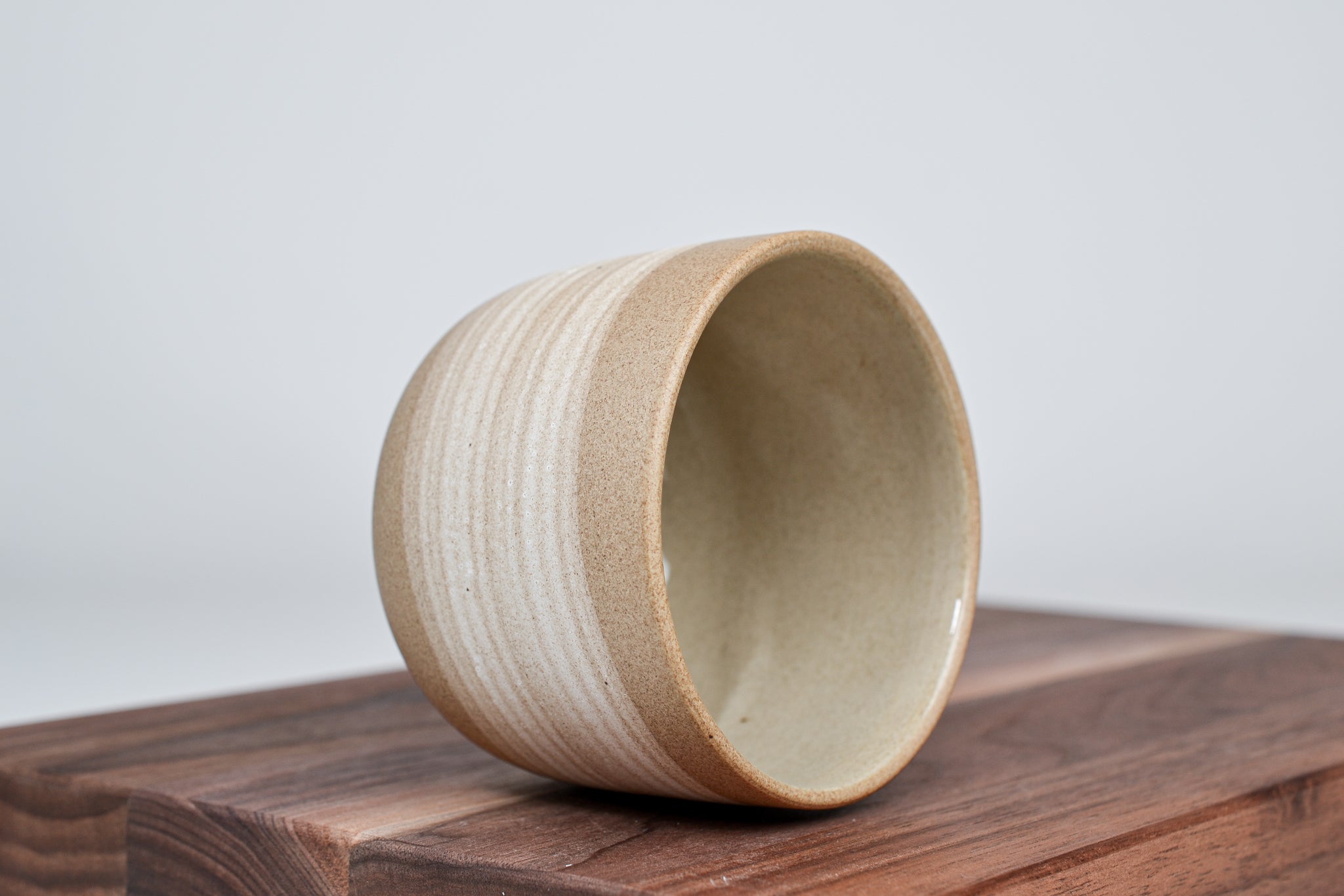 Skořicový hrnek - bílá linka - 250 ml