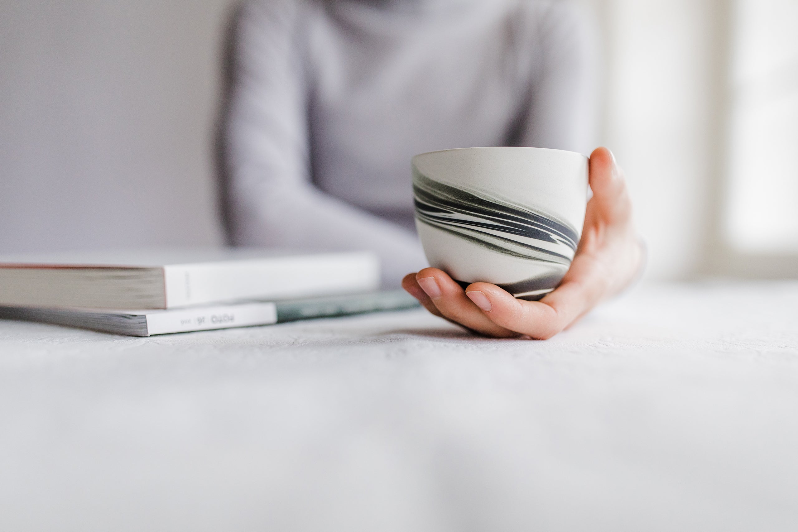 Kouřový šálek, bílá & černá