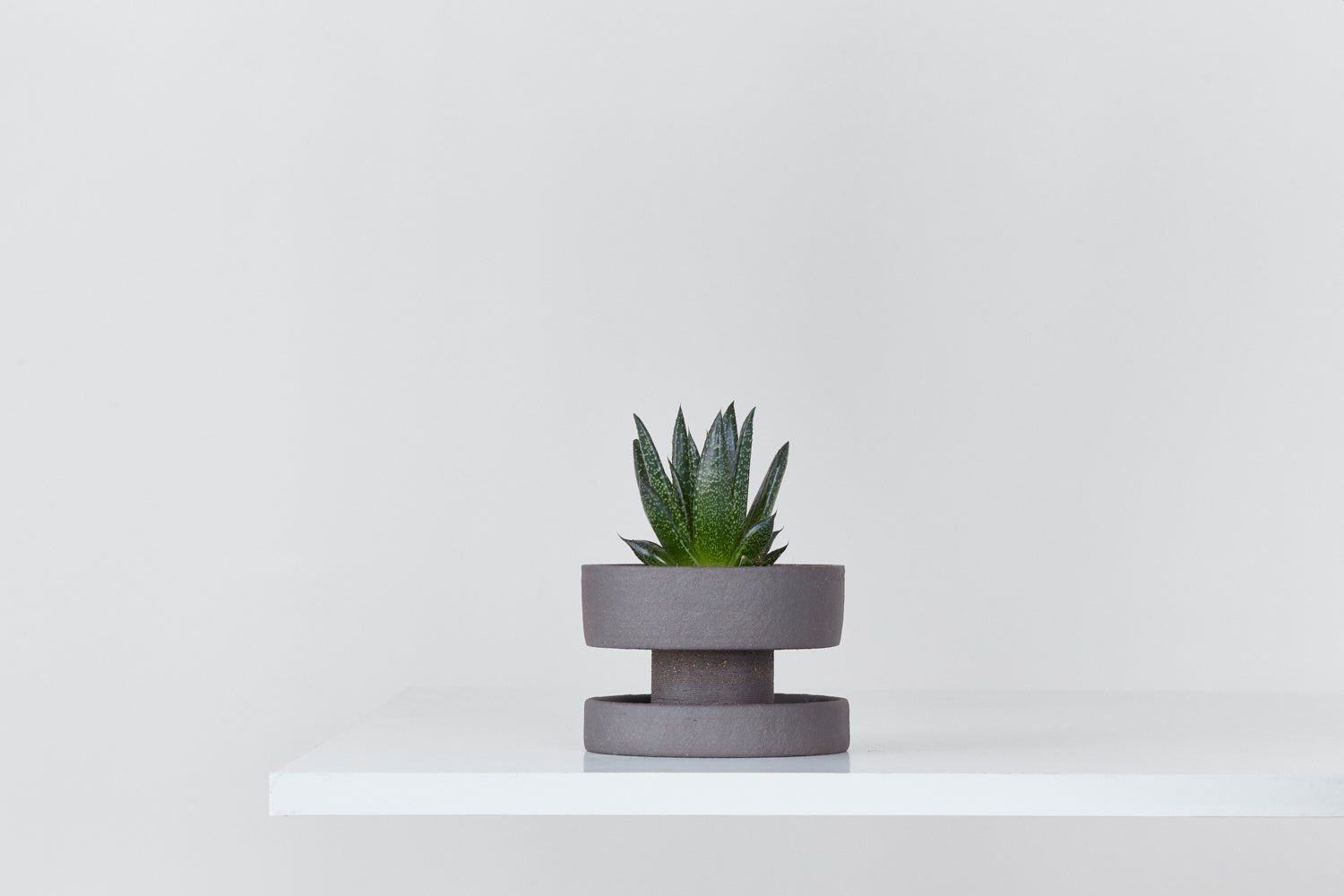 Květináč - tmavý šamot