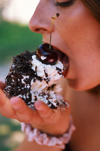 CERISE SUR LE GÂTEAU - POLEVA NA DORT