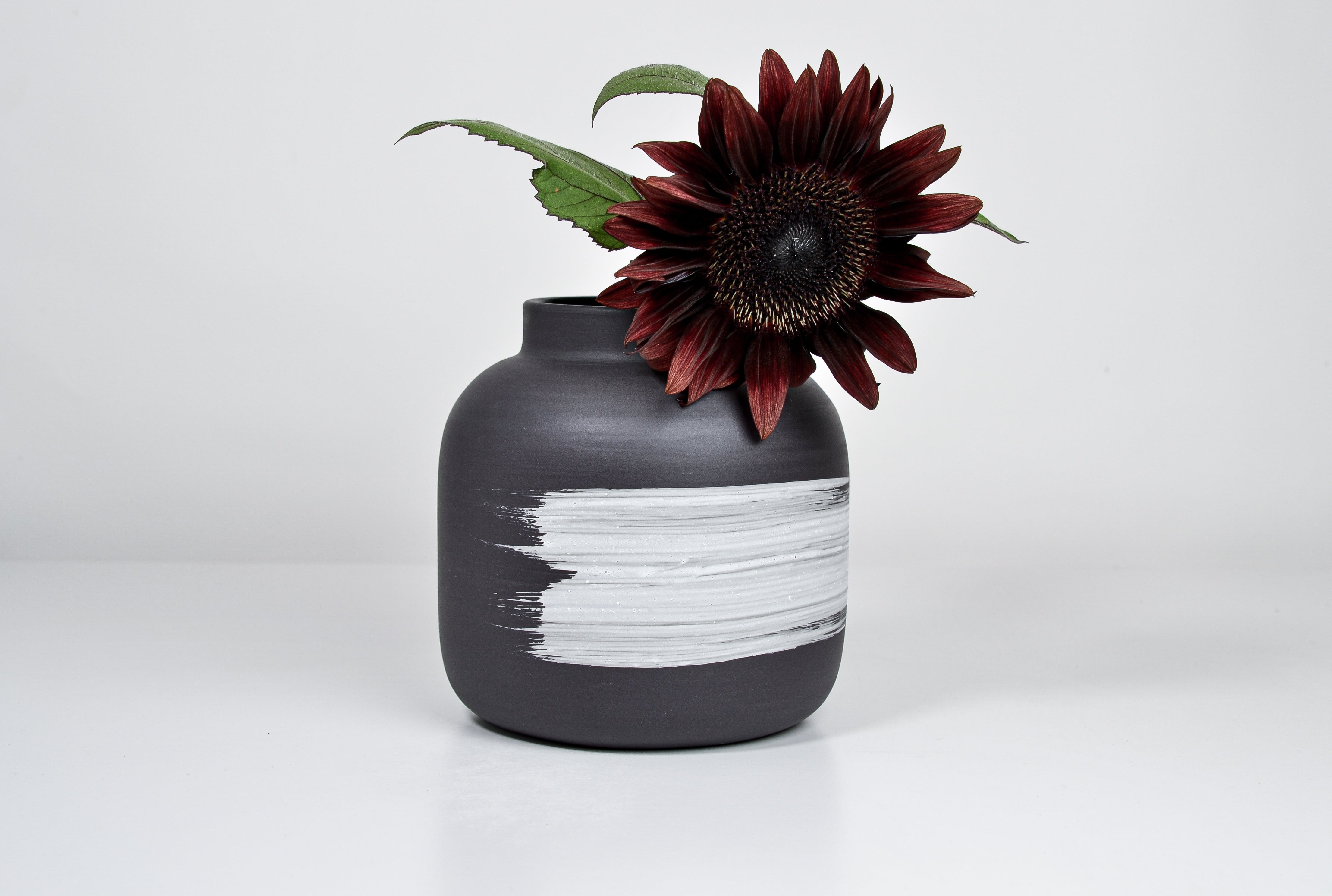 Simple vase, black porcelain with white line
