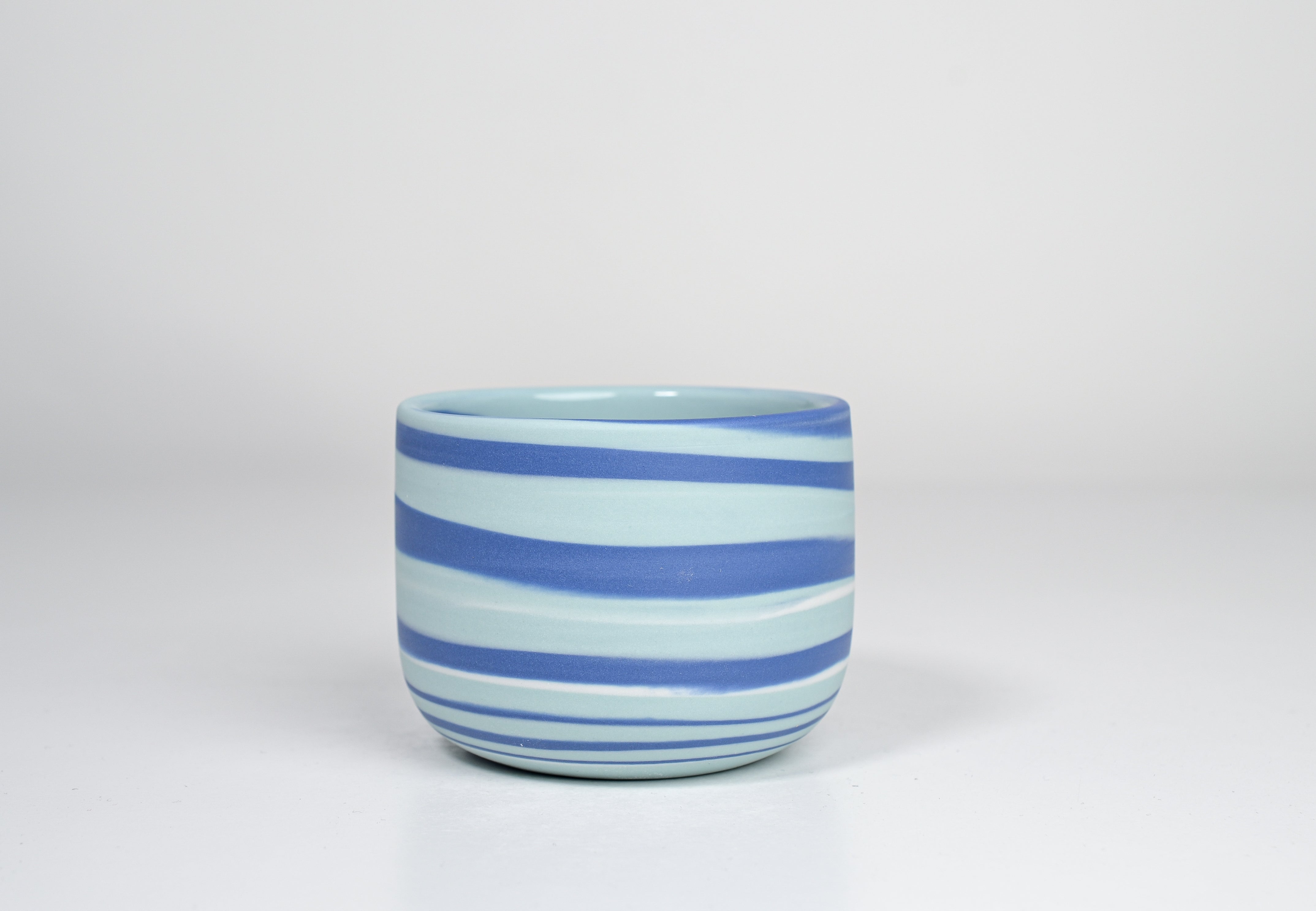 Let it flow. Porcelain cup. 190ml