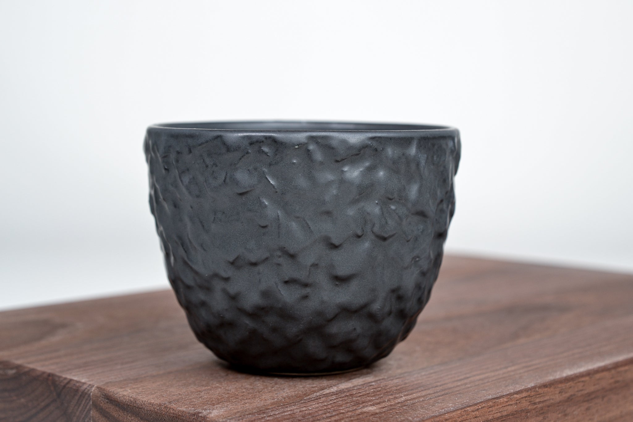 Strukturovaný kávový šálek, beton - 150 ml