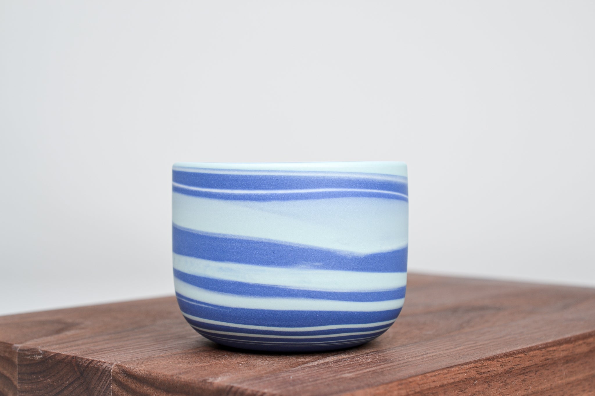 Let it flow. Porcelain cup. 190 ml