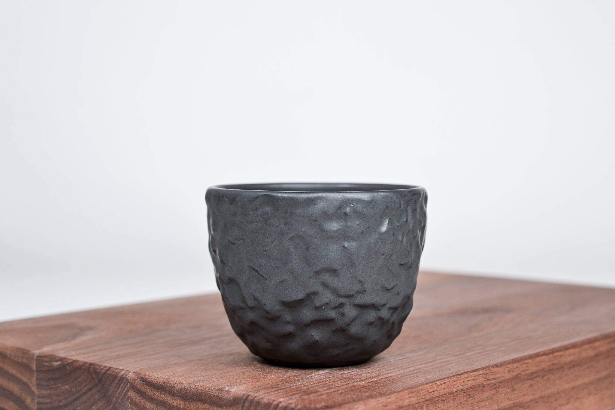 Strukturovaný kávový šálek, beton - 150 ml