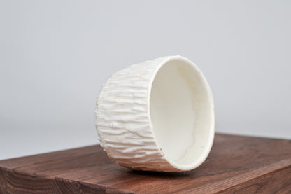 Strukturovaný kávový šálek, kůra