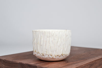 Strukturovaný kávový šálek, kůra