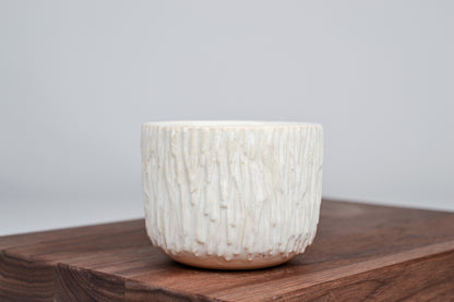 Strukturovaný kávový šálek, kůra