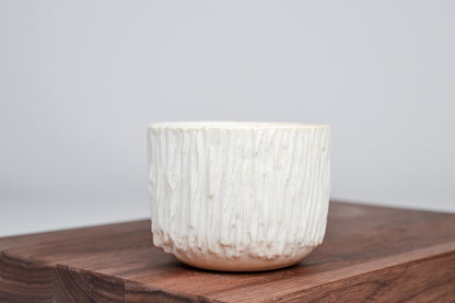 Strukturovaný kávový šálek, kůra