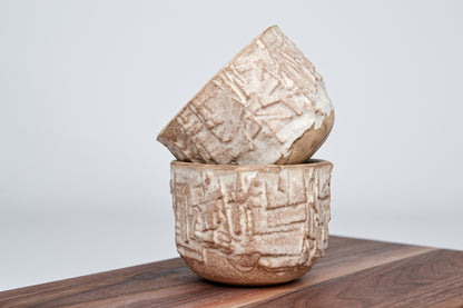 Strukturovaný kávový šálek, kůra