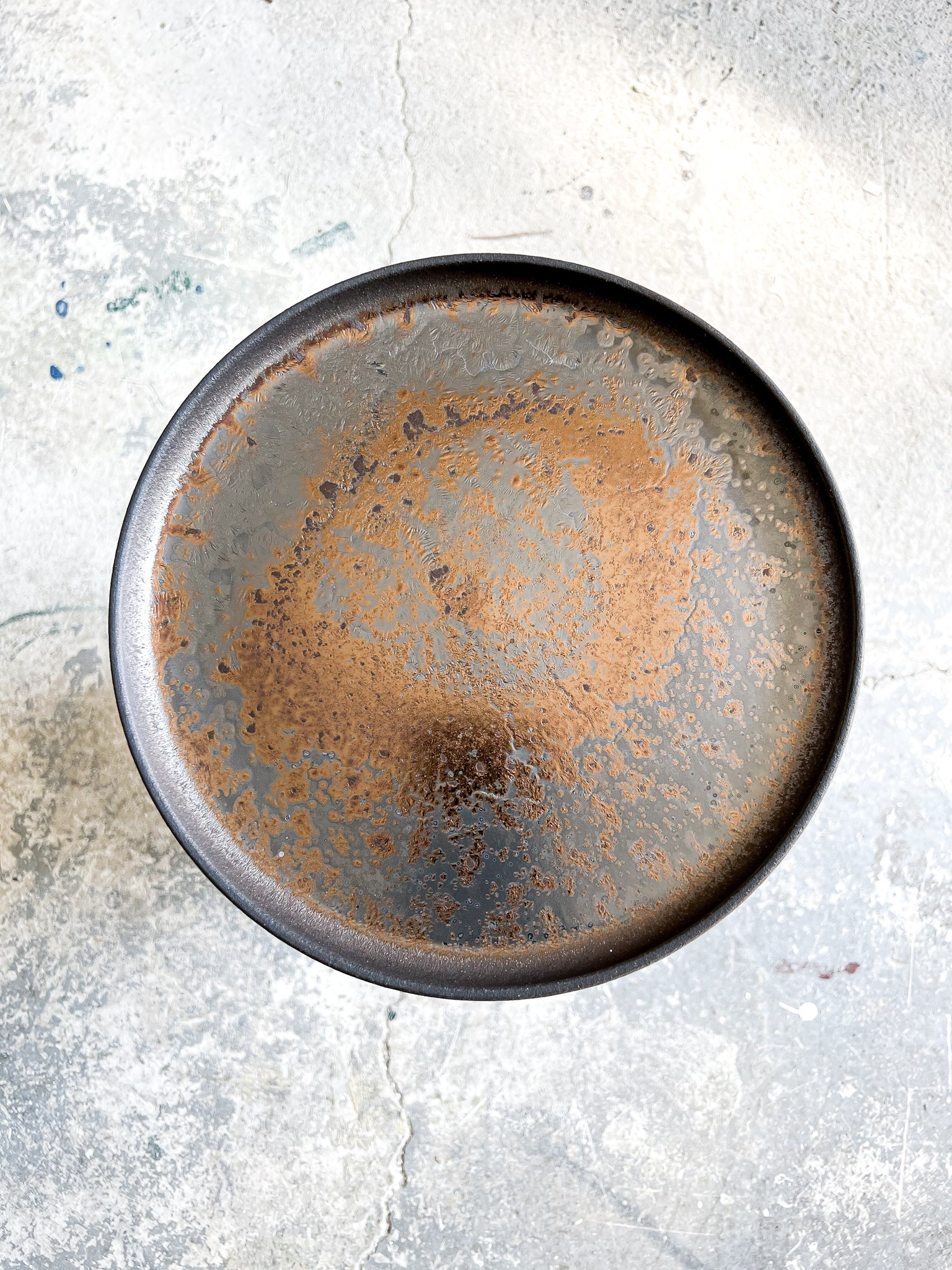 Temné místo, zlatý talíř